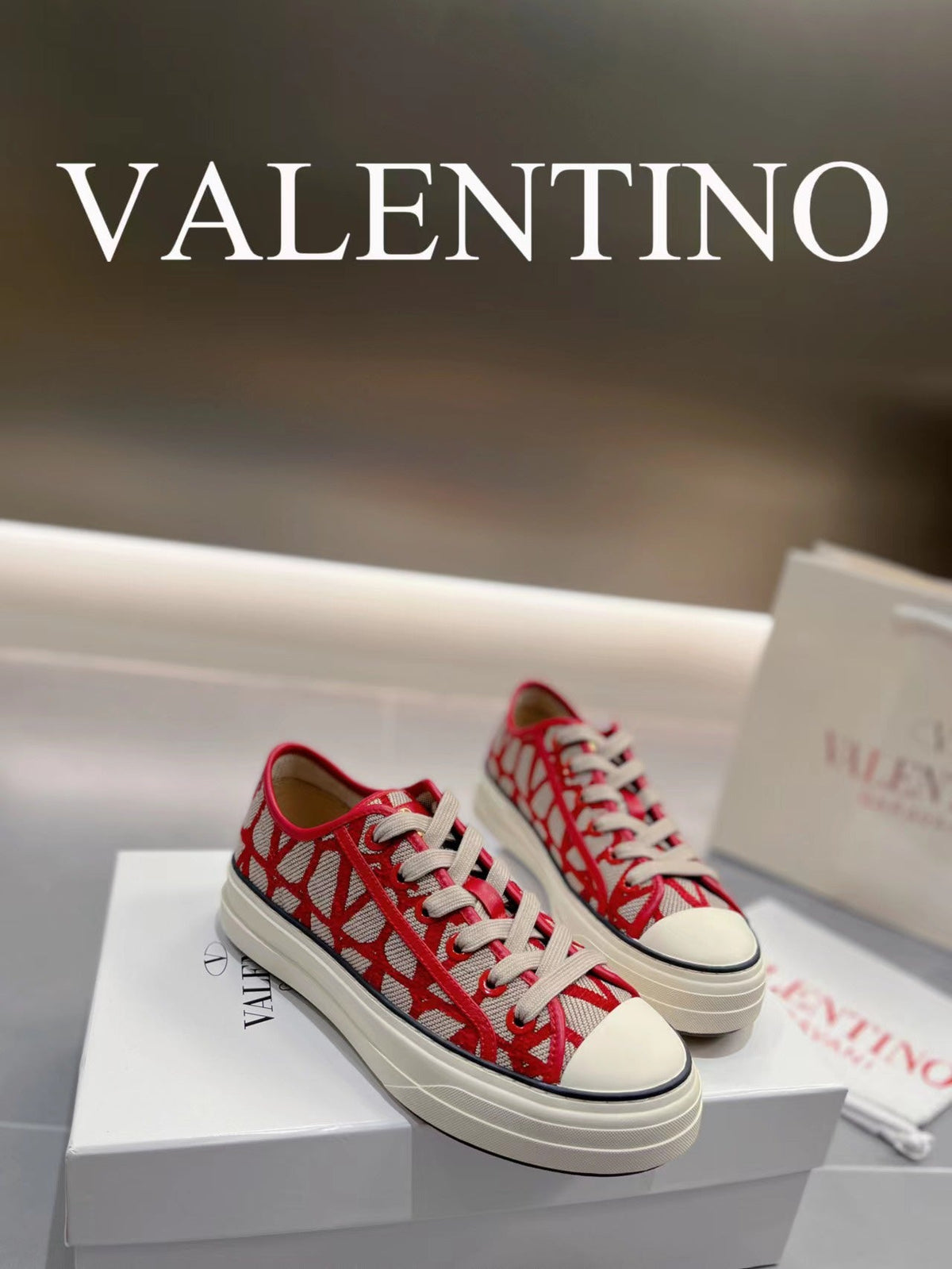 Valentino totaloop Low Top Sneakers