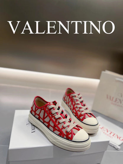 Valentino totaloop Low Top Sneakers
