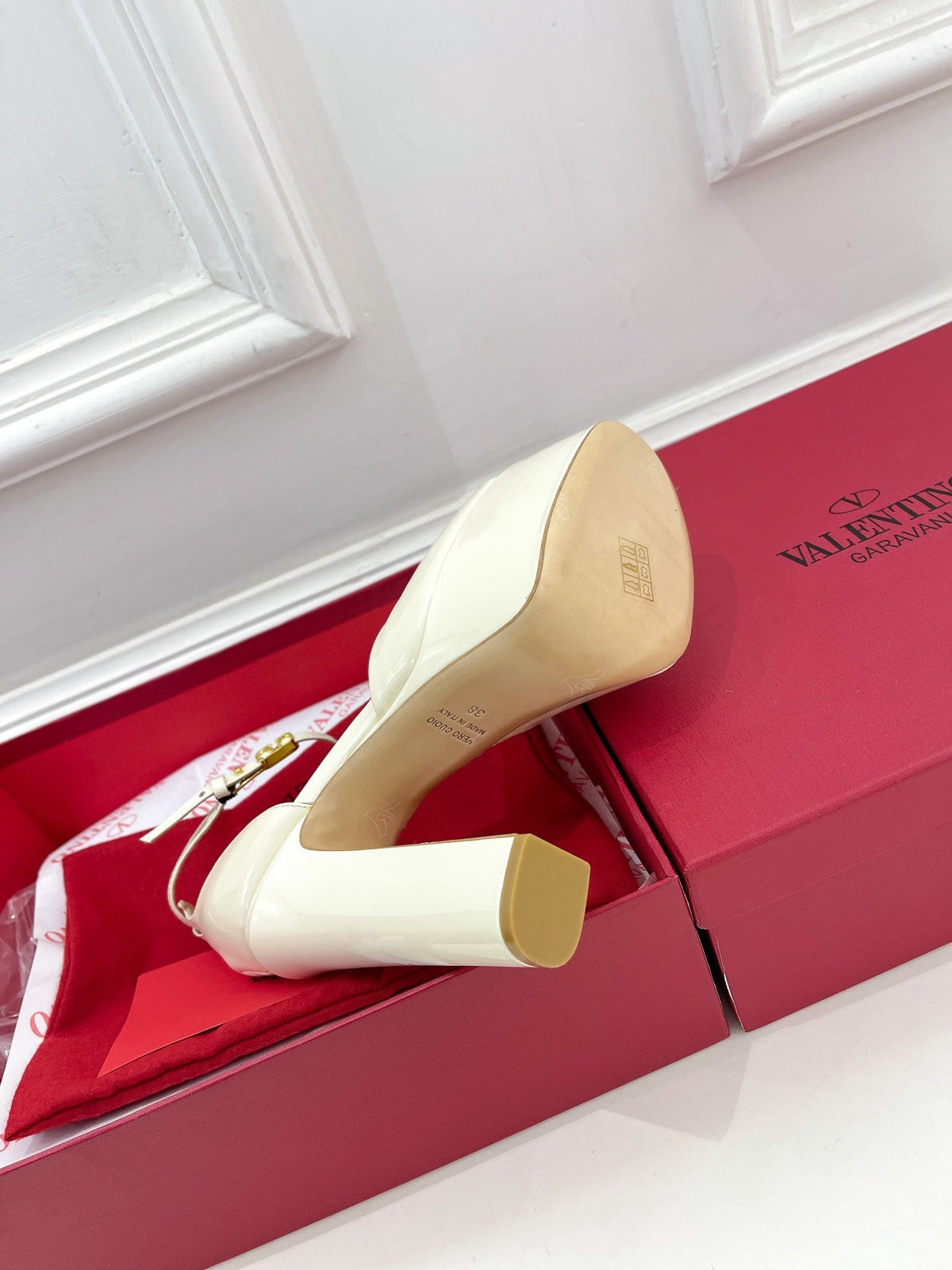 VALENTINO GARAVANI TAN-GO PLATFORM PATENT LEATHER SANDAL 155MM