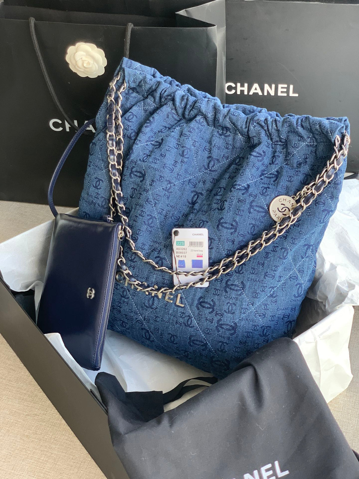 Chanel 22 Medium Handbag