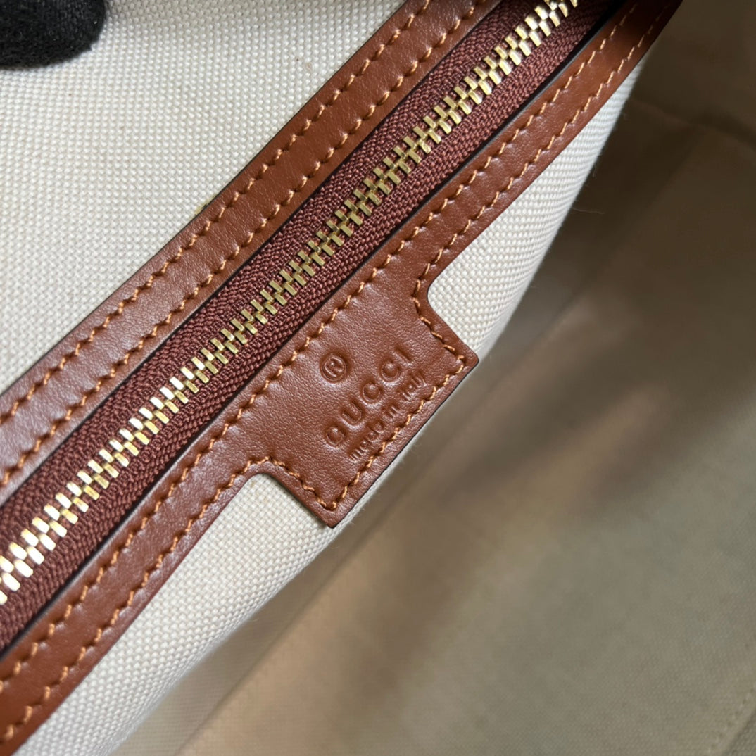 Gucci GG Matelasse Leather Medium Bag