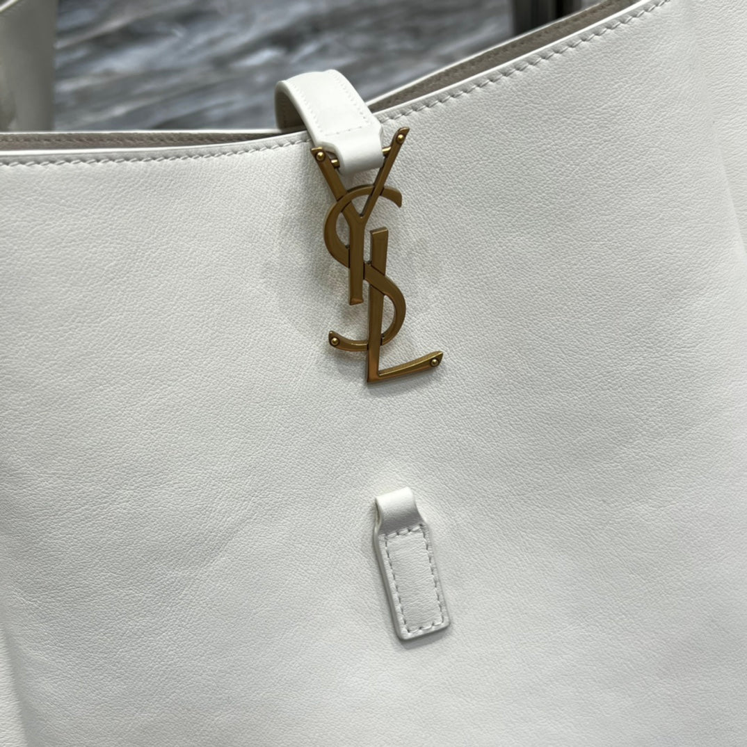 YSL LE 5 À 7 SOFT SMALL HOBO BAG IN SMOOTH LEATHER