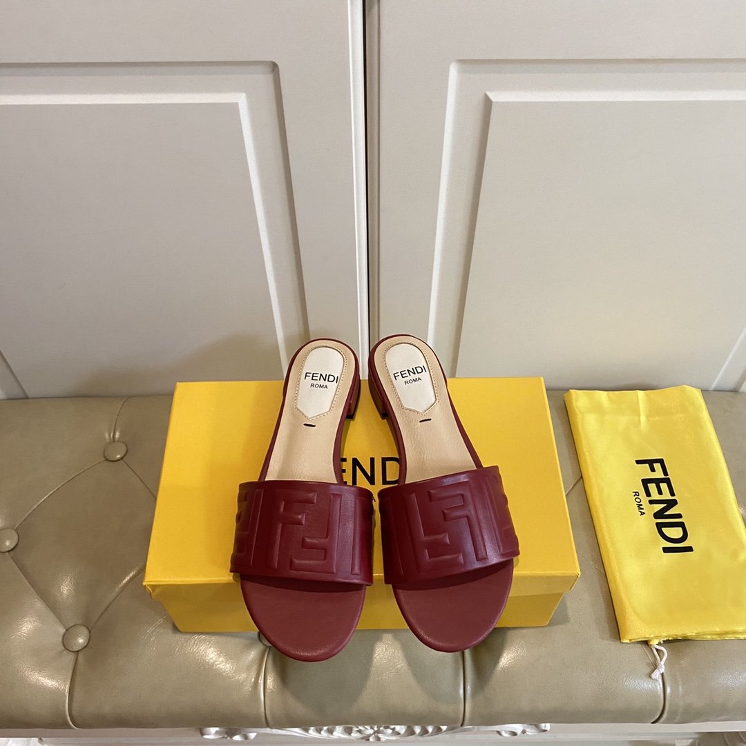 Fendi Signature Slides