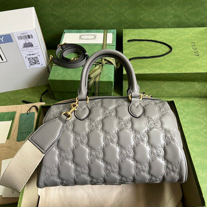 Gucci GG Matelasse Leather Medium Bag