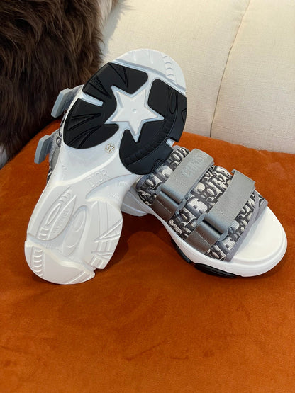 Christian Dior D Wander Slides