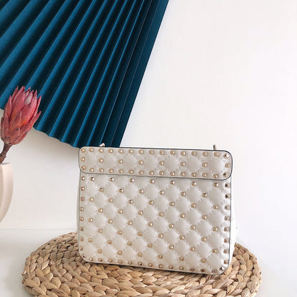 Valentino Garavani  Rockstud Spike Medium  Bag