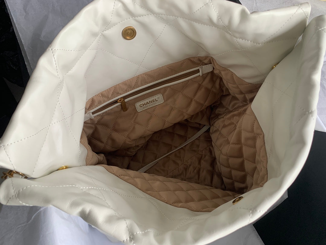 Chanel 22 Medium Handbag