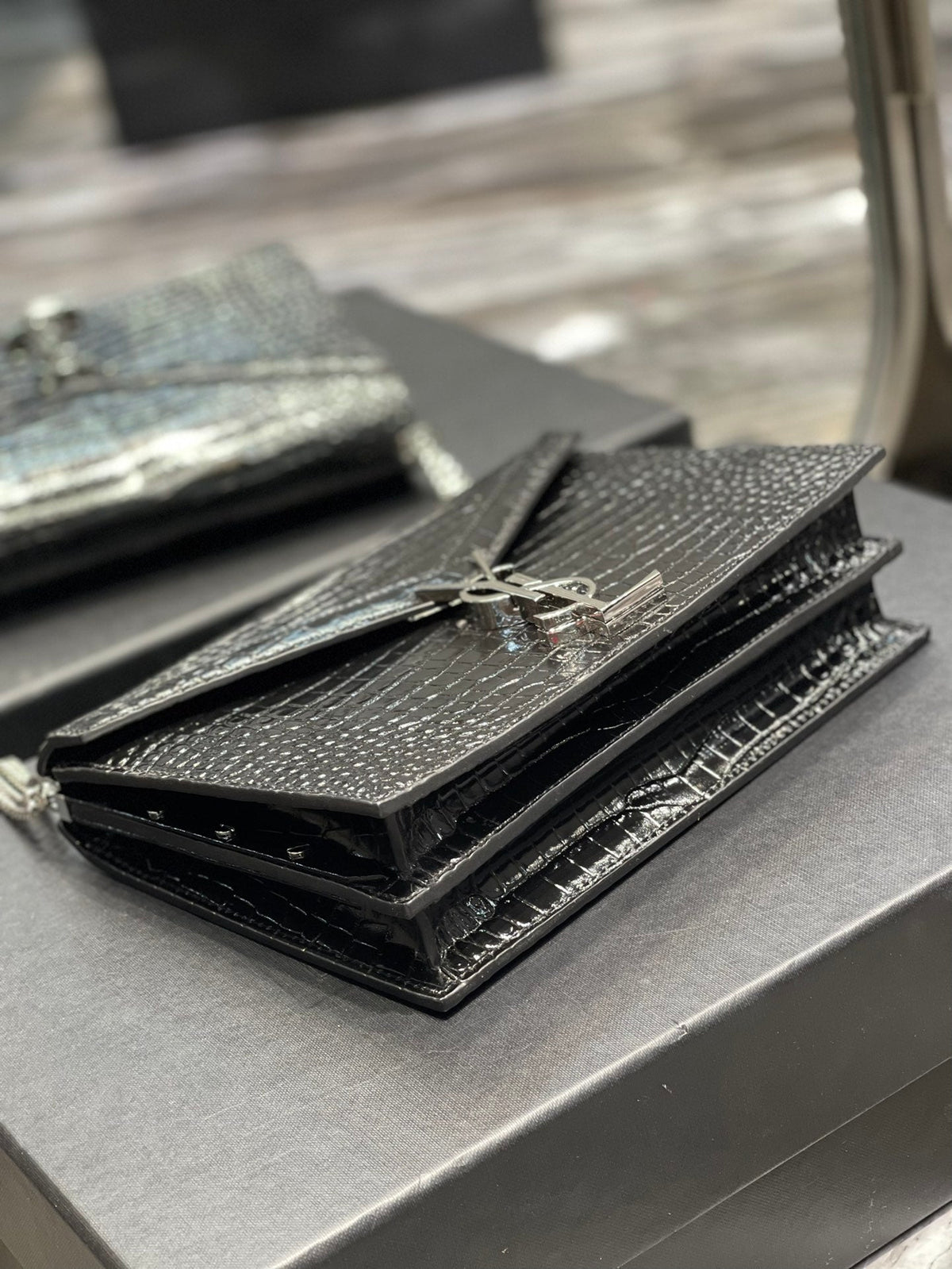 YSL Cassandra Medium Chain Bag In crocodile Embossed Shiny Leather