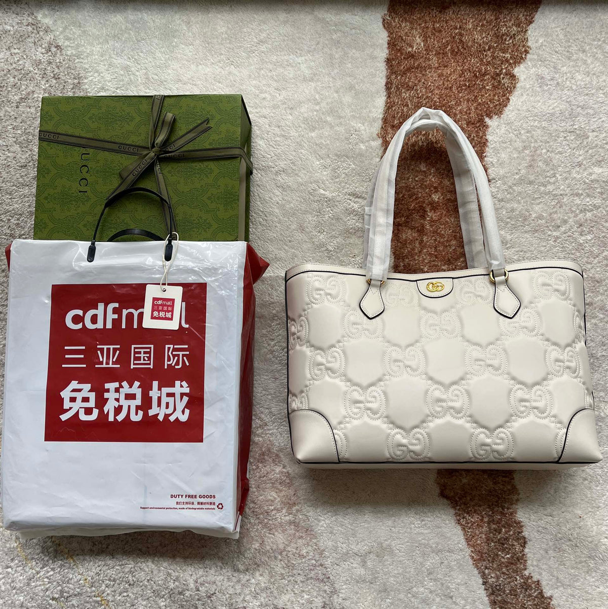 Gucci GG Matelasse Leather Medium Tote Bag