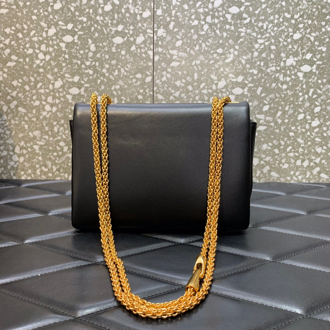 Valentino One Stud Bag With Chain