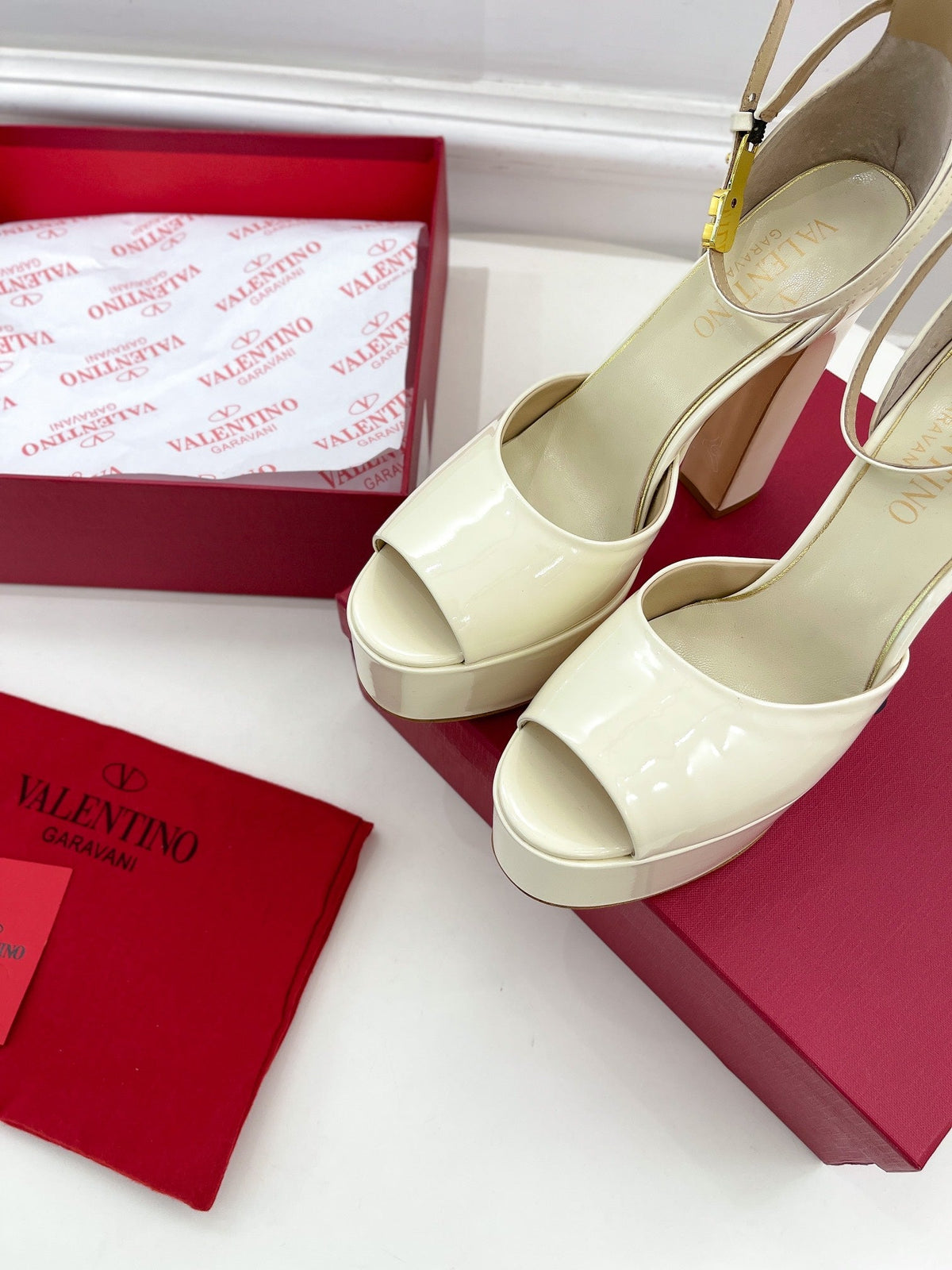 VALENTINO GARAVANI TAN-GO PLATFORM PATENT LEATHER SANDAL 155MM