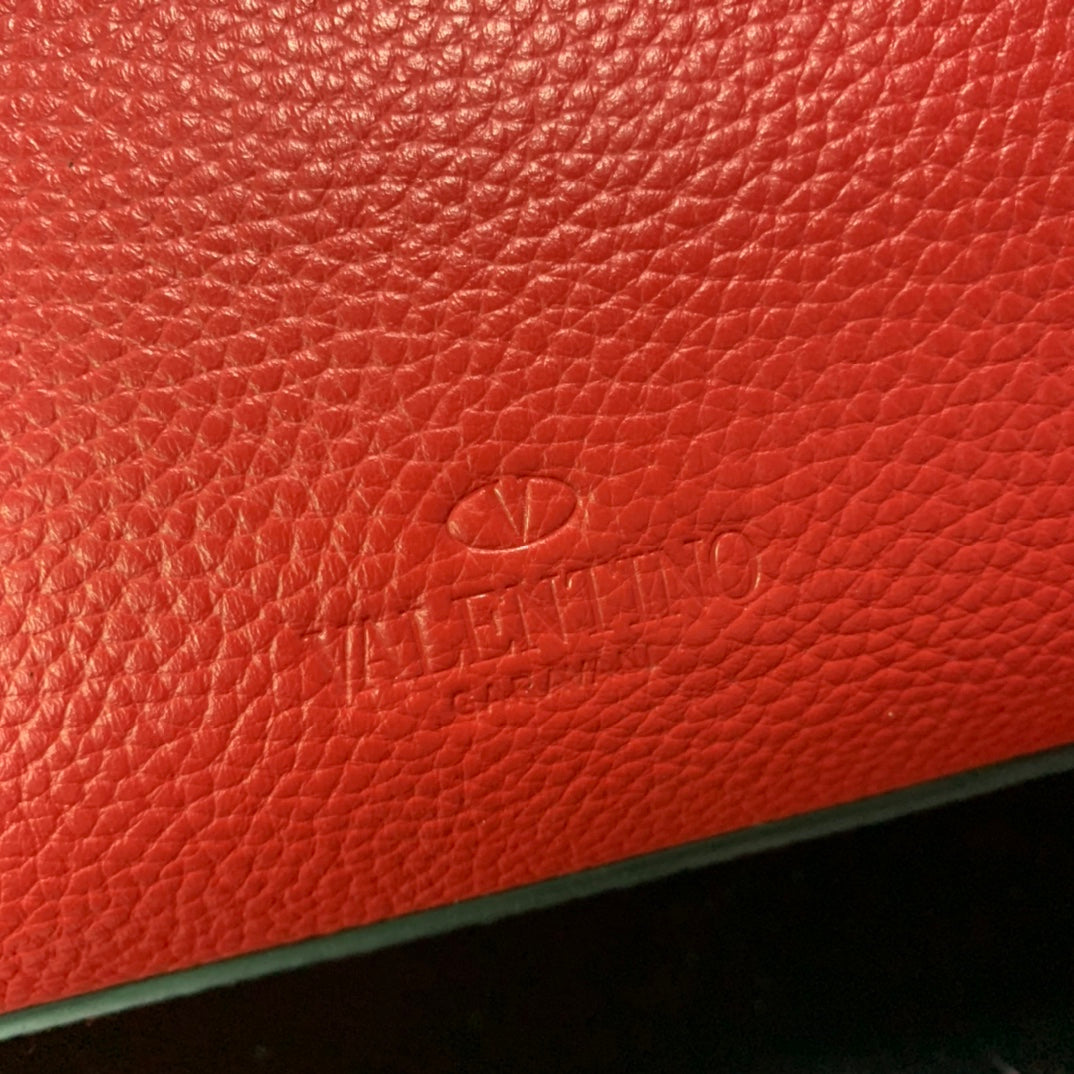 Valentino Garavani Rockstud Calfskin Grainy Tote Bag