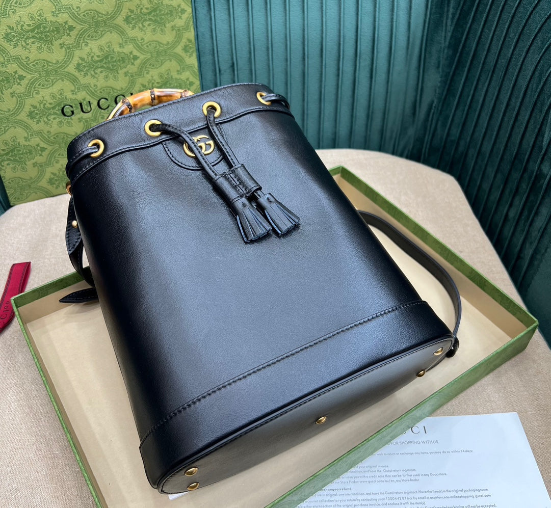 Gucci  Diana Mini Bucket Bag