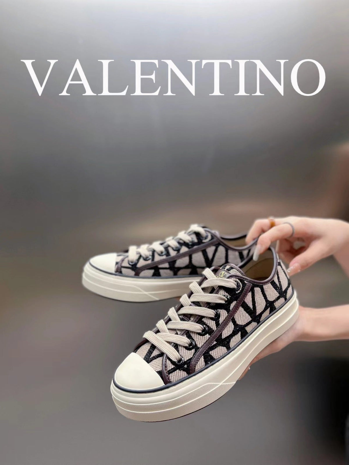 Valentino totaloop Low Top Sneakers