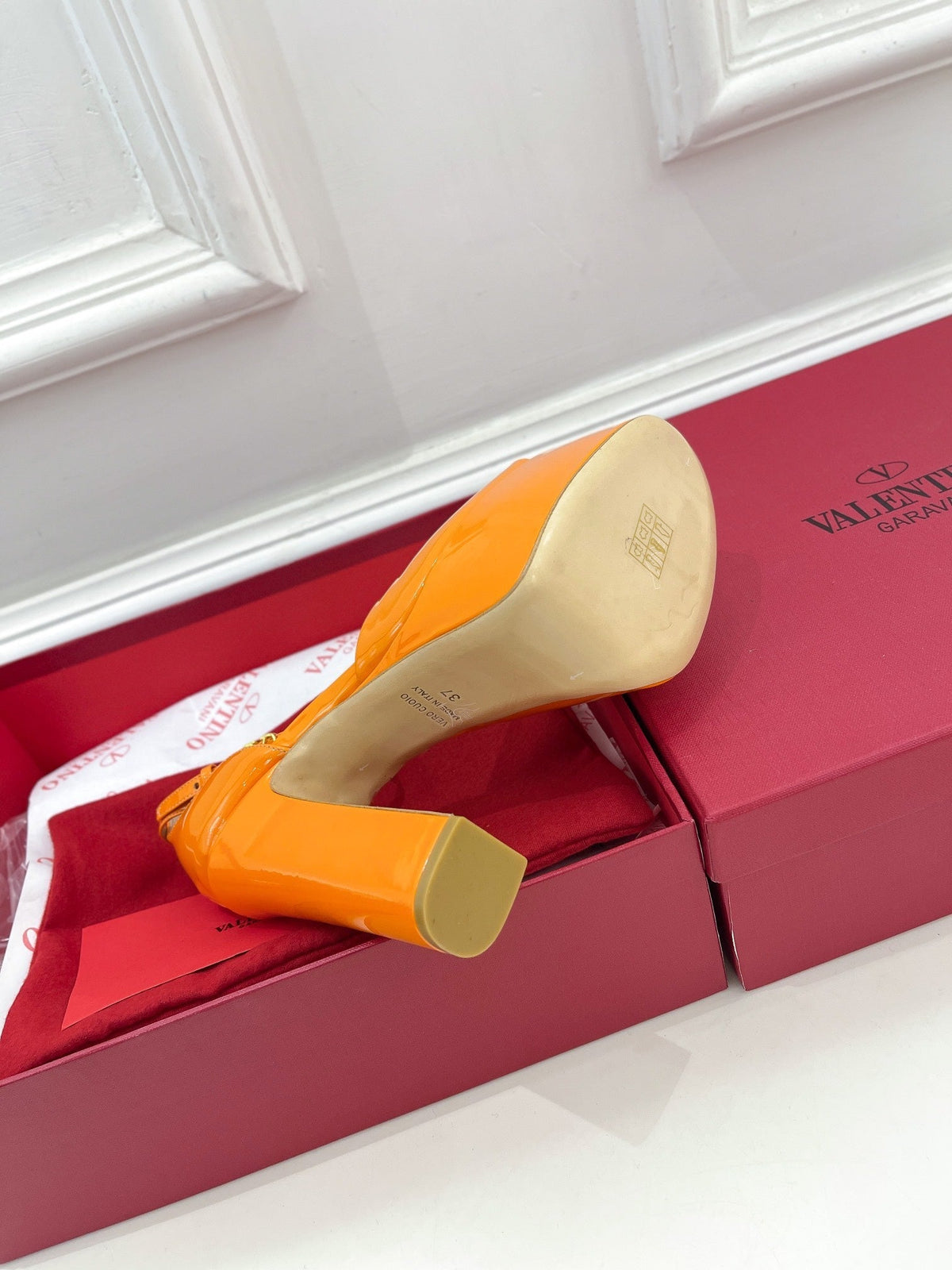 VALENTINO GARAVANI TAN-GO PLATFORM PATENT LEATHER SANDAL 155MM