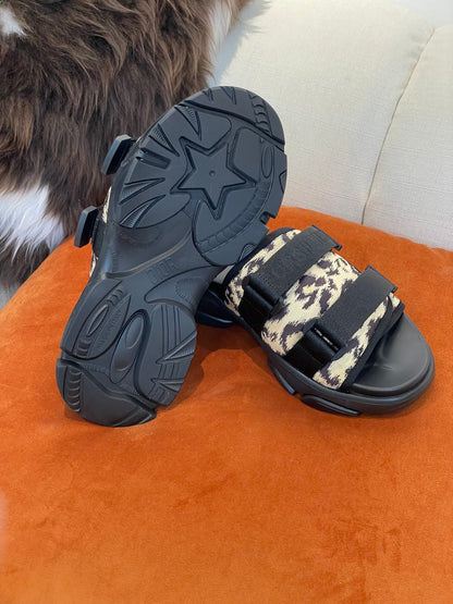 Christian Dior D Wander Slides