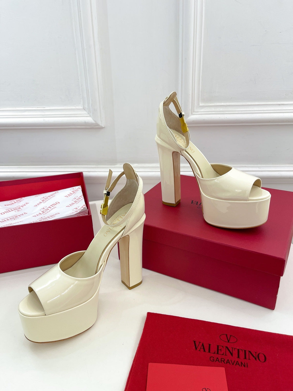 VALENTINO GARAVANI TAN-GO PLATFORM PATENT LEATHER SANDAL 155MM