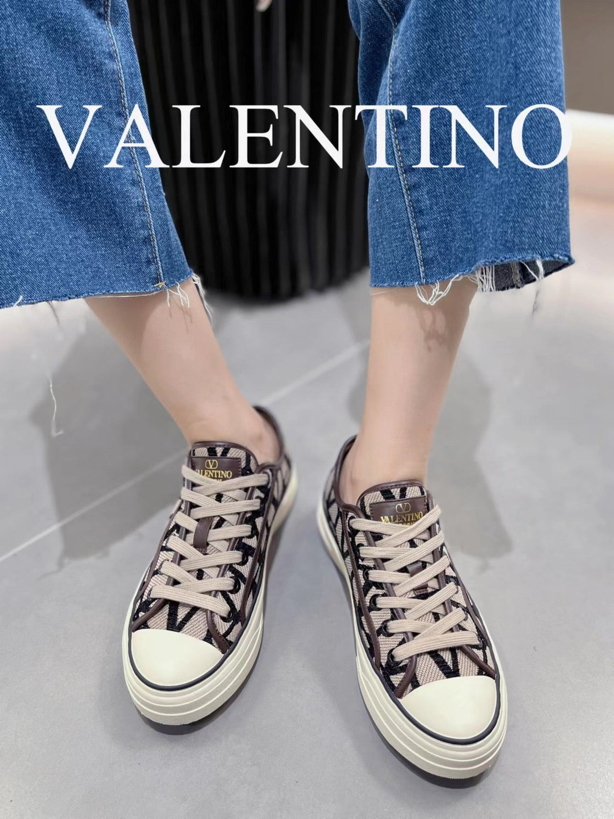 Valentino totaloop Low Top Sneakers