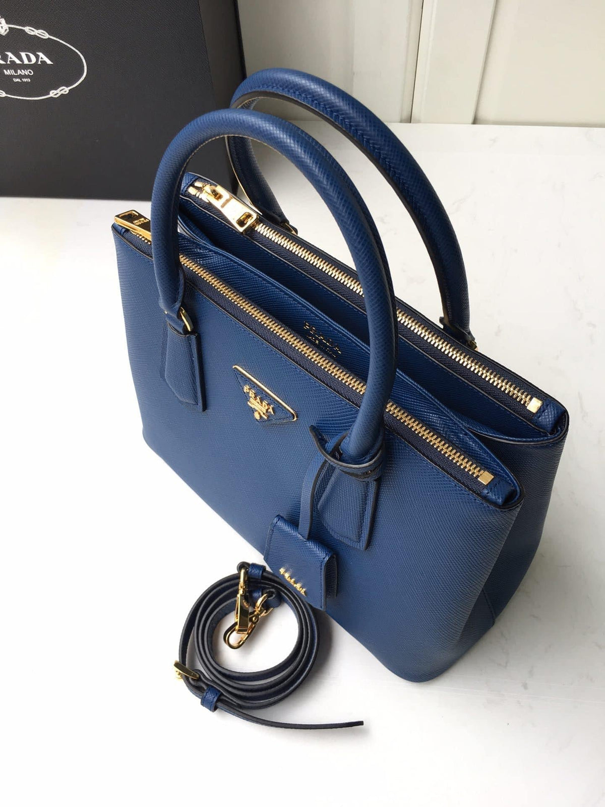 Prada Galleria Saffiano leather Medium  bag