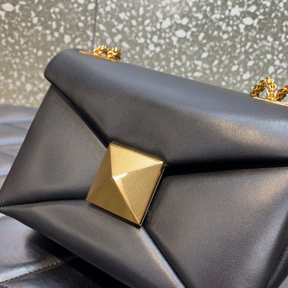 Valentino One Stud Bag With Chain