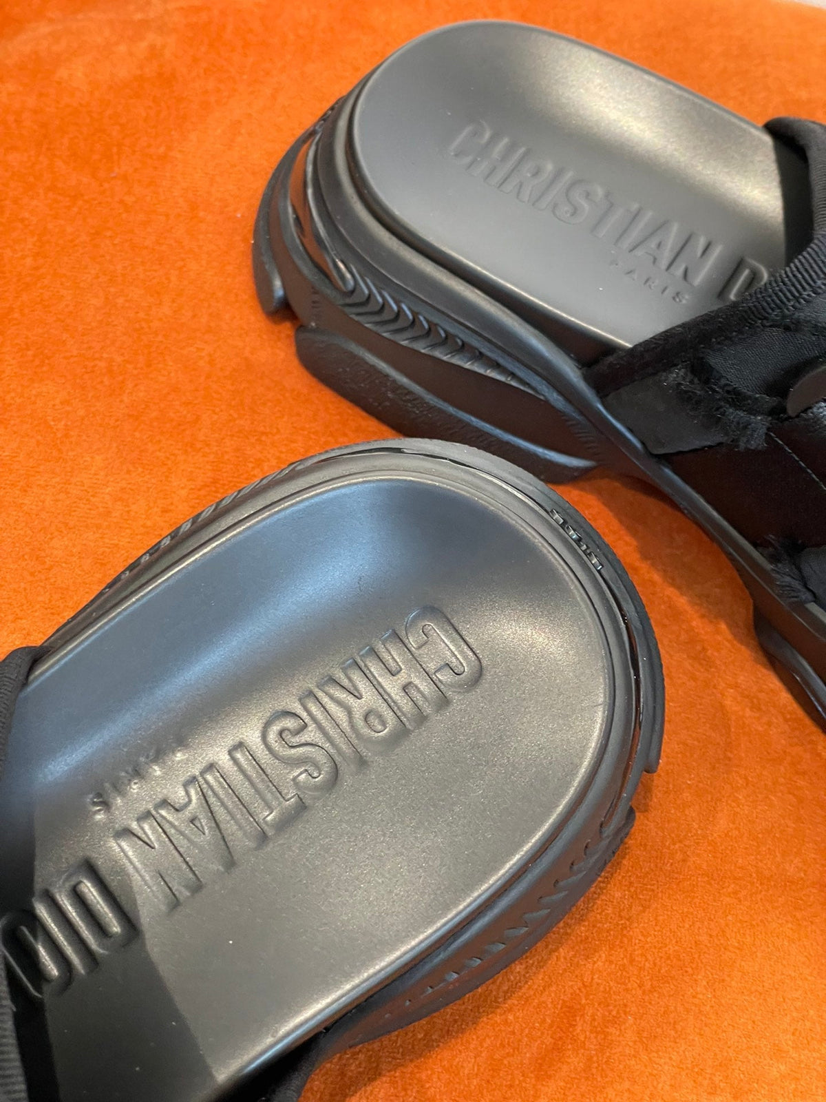 Christian Dior D Wander Slides