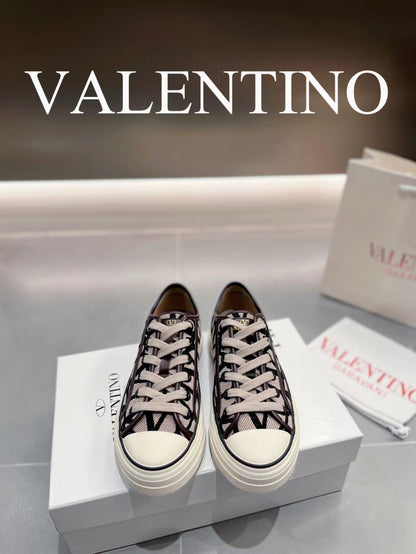 Valentino totaloop Low Top Sneakers