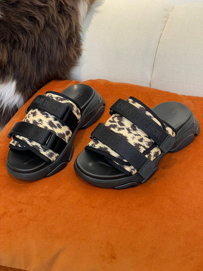 Christian Dior D Wander Slides