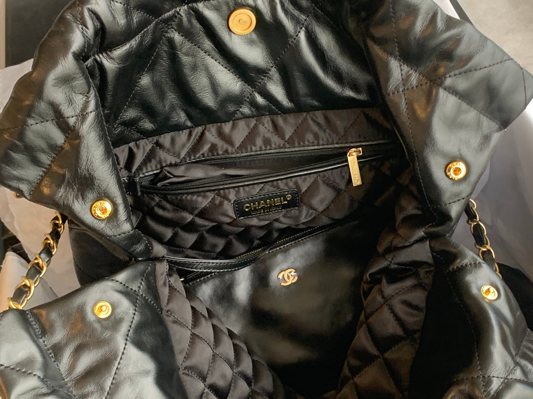 Chanel 22 Medium Handbag
