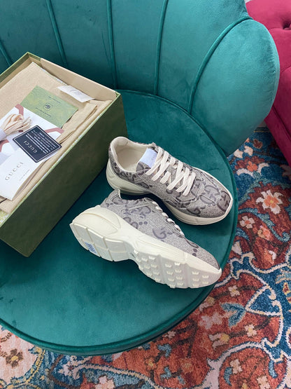 Gucci  100 Rhyton Sneakers