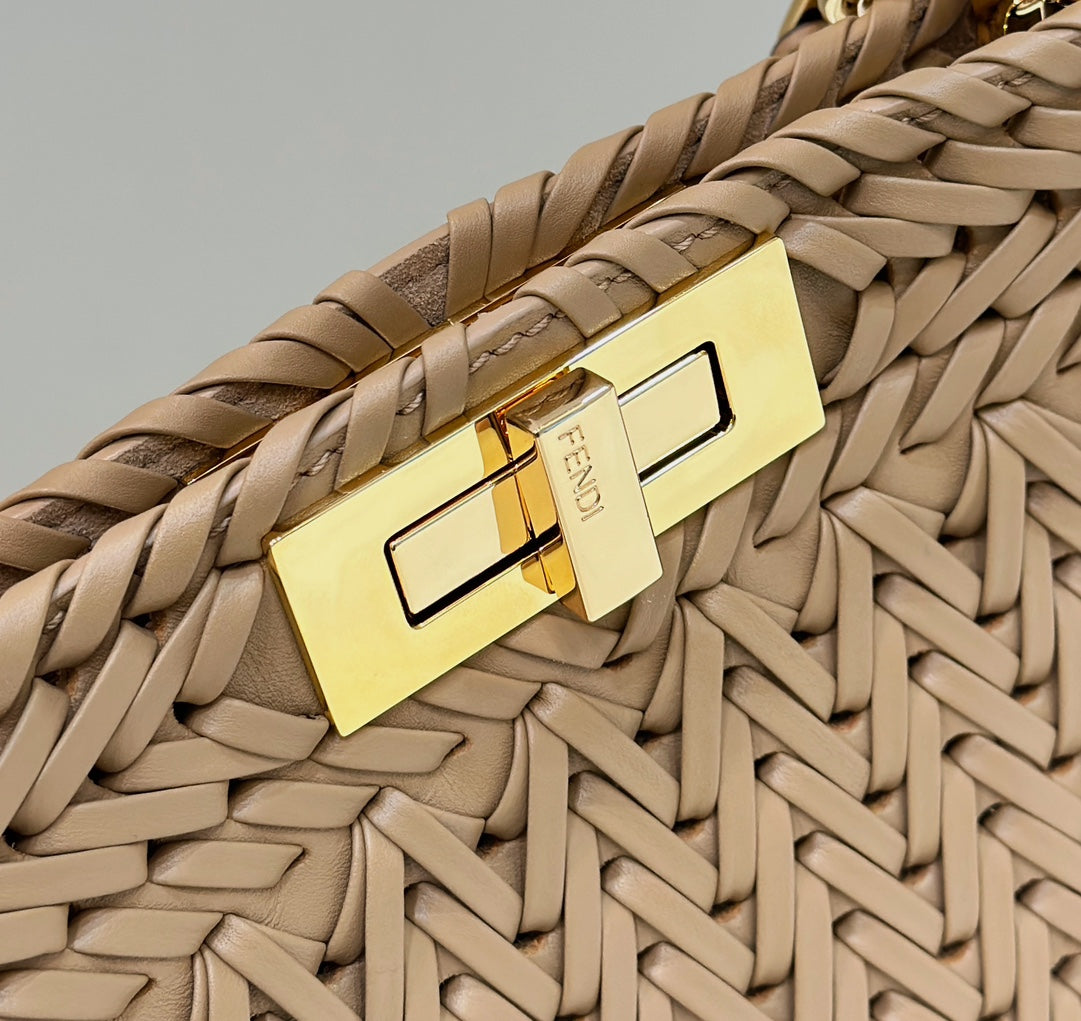 Fendi Peekaboo  Small iseeu Bag