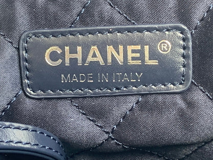 Chanel 22 Medium Handbag
