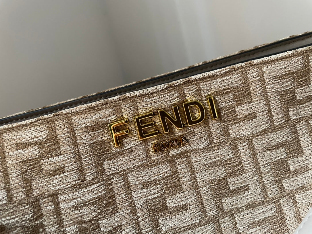Fendi O'lock Zip Bag
