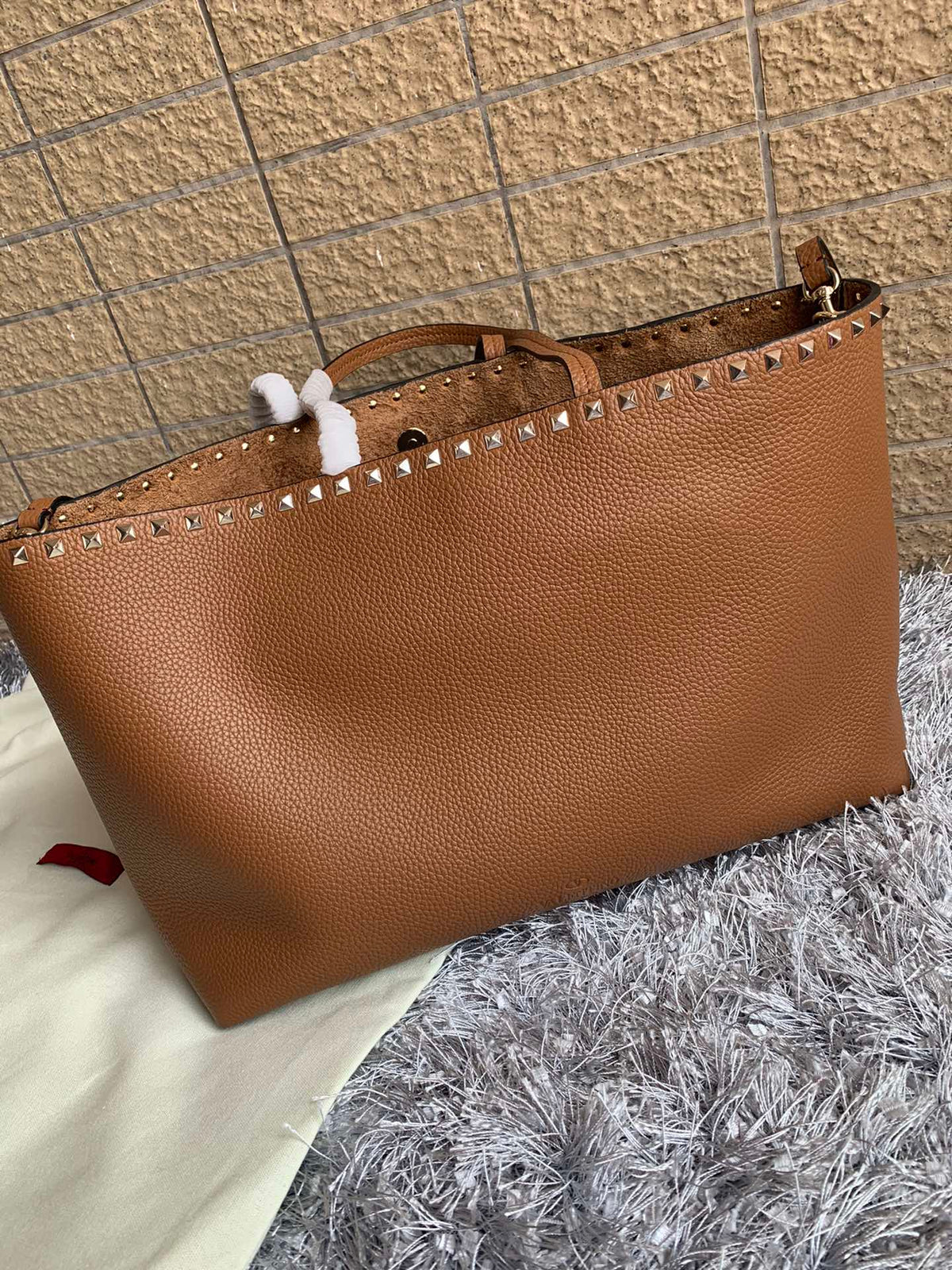 Valentino Garavani Rockstud Calfskin Grainy Tote Bag