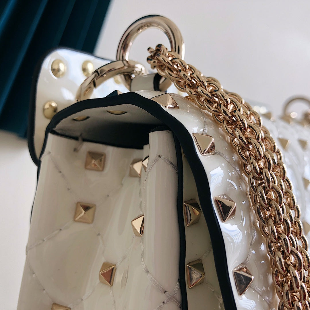 Valentino Garavani  Rockstud Spike Medium  Bag