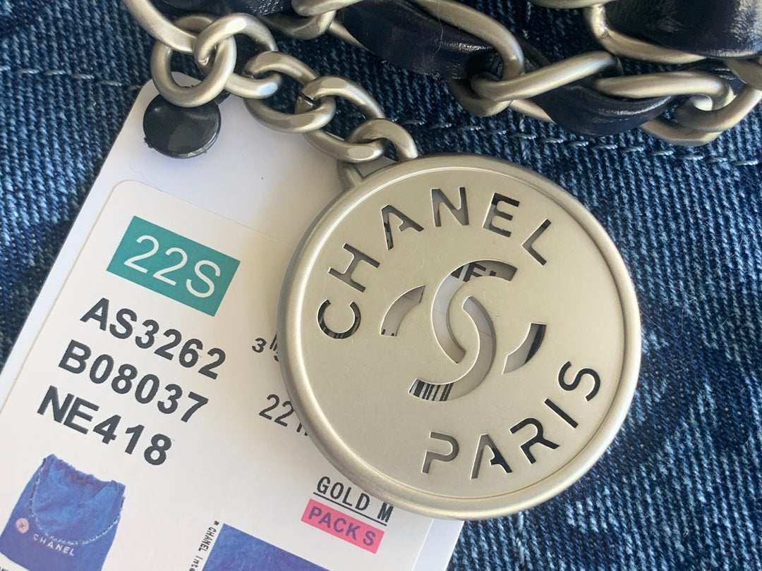 Chanel 22 Medium Handbag