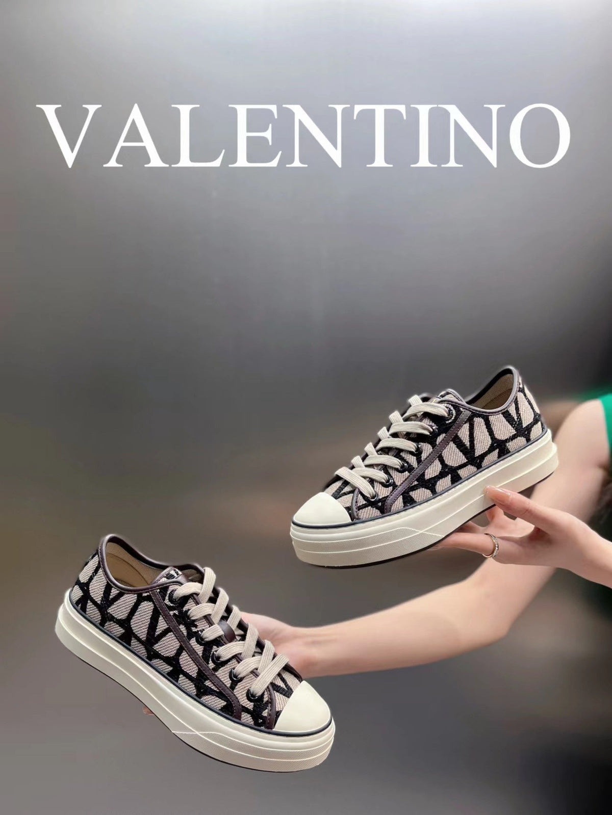 Valentino totaloop Low Top Sneakers