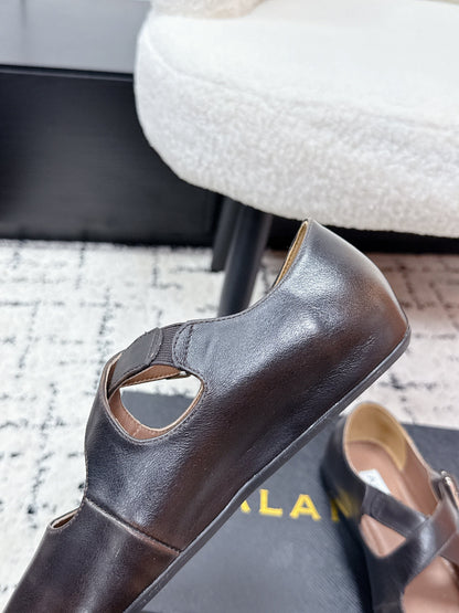 ALAIA 26S CROSS-STRAP BALLET FLATS IN DARK BROWN LAMBSKIN