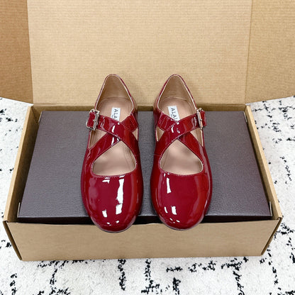 ALAIA 26S CROSS-STRAP BALLET FLATS IN RED GLOSSY LAMBSKIN