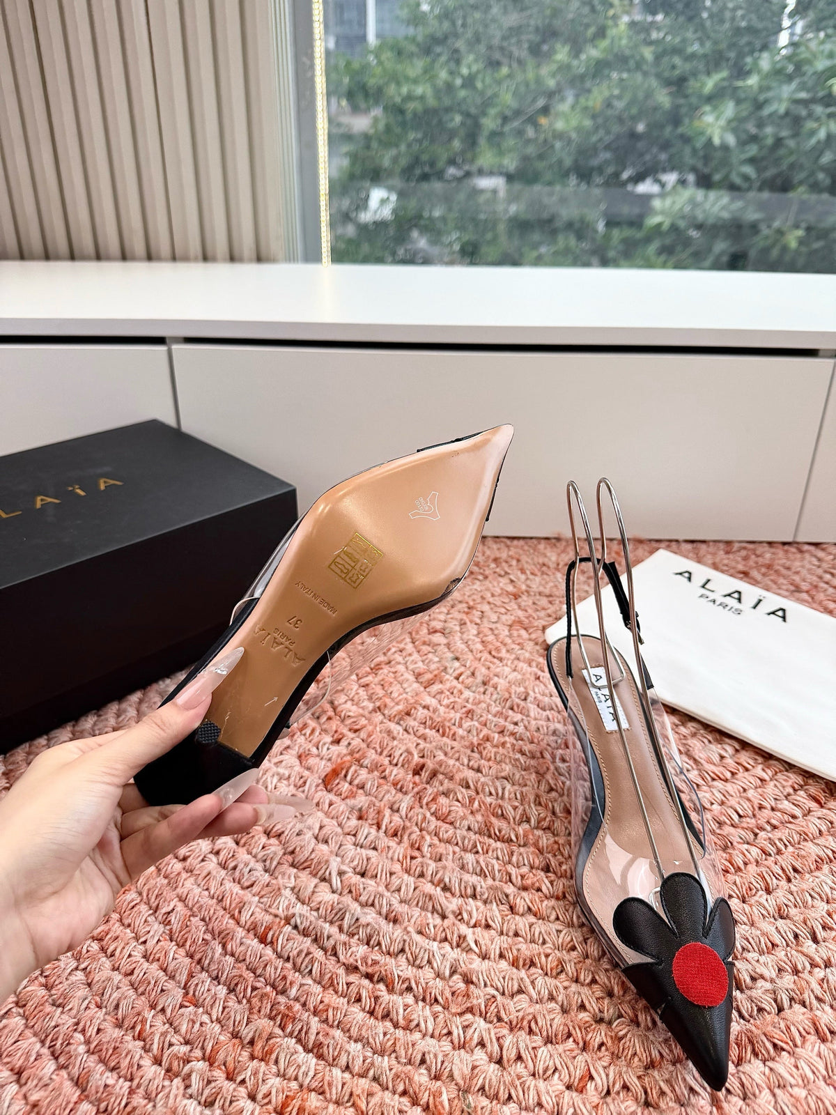 ALAIA 26S POINTED-TOE SLINGBACK HEELS IN BLACK LAMBSKIN AND TRANSPARENT PVC