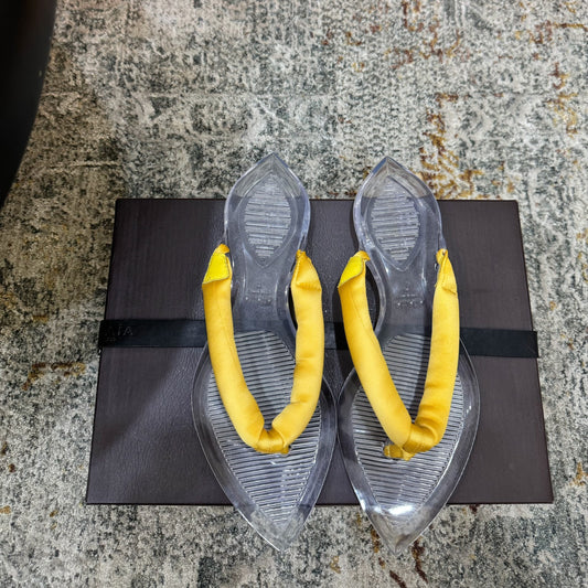 ALAIA 26S THONG SANDALS IN YELLOW SATIN AND TRANSPARENT PVC