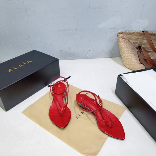 ALAIA 26S THONG SANDALS IN RED CALFSKIN