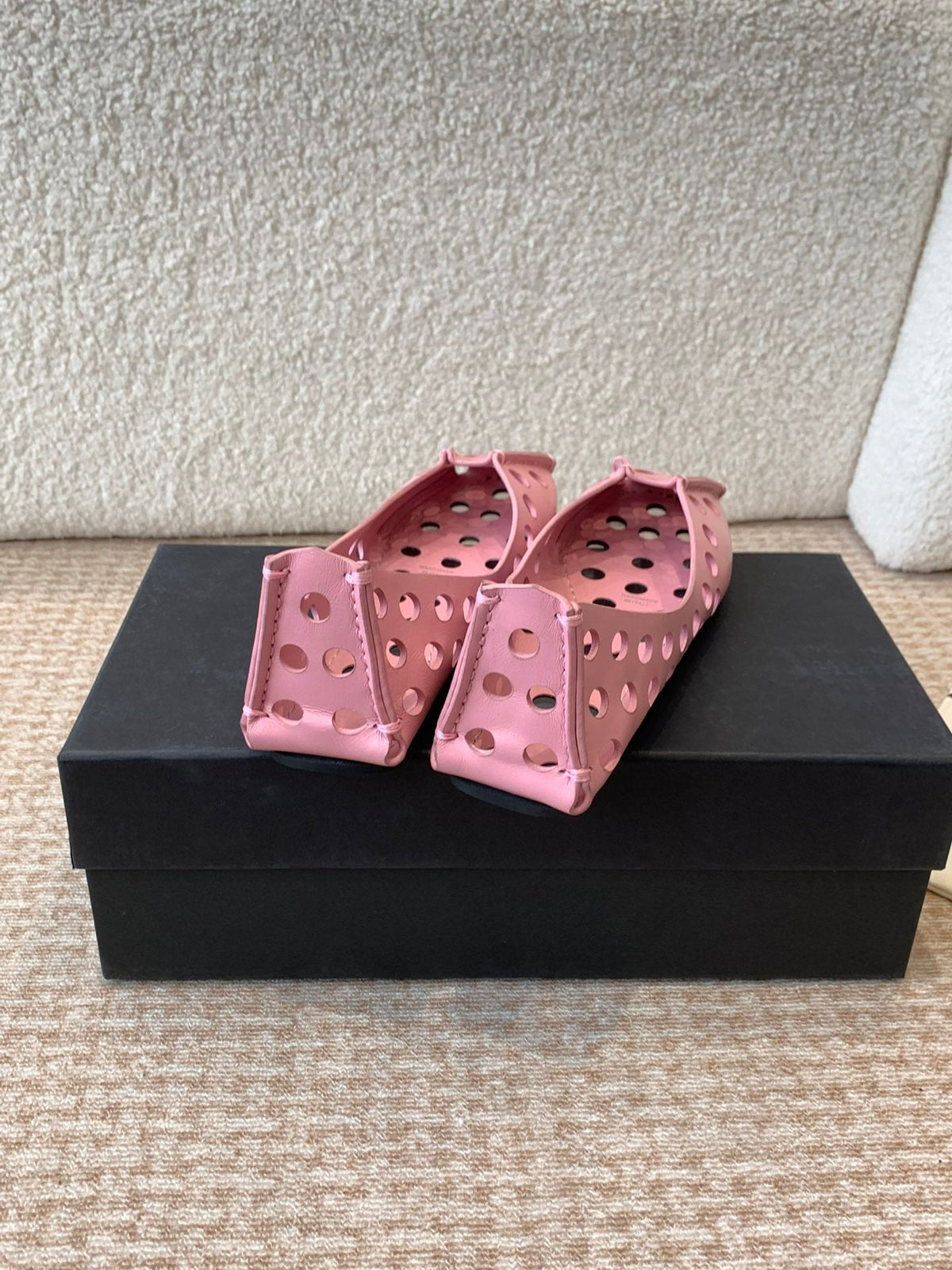 PERFO BALLET FLATS IN FLAMINGO PINK CALFSKIN