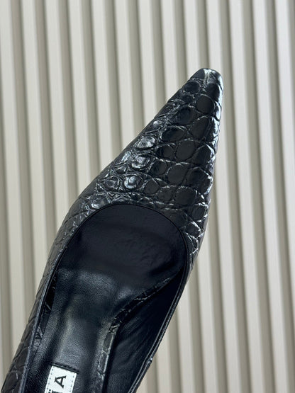 ALAIA 25S POINTY TOE PUMPS 90MM IN BLACK CALFSKIN