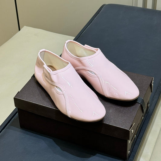 ALAIA 26S FLAT LOAFERS IN LIGHT PINK GLOSSY LAMBSKIN