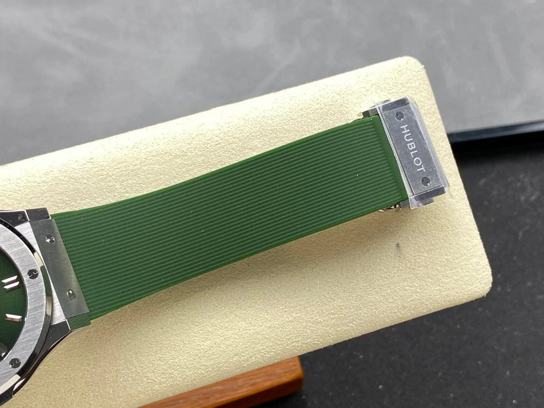 Hublot Classic Fusion 42mm Green Dial Green Rubber Strap