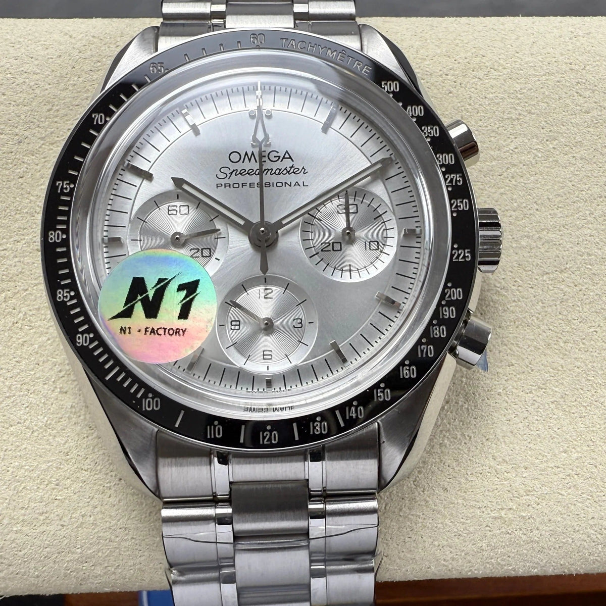 Omega Speedmaster Professional Moonwatch 42mm Stainless Steel Strap Silver Dial