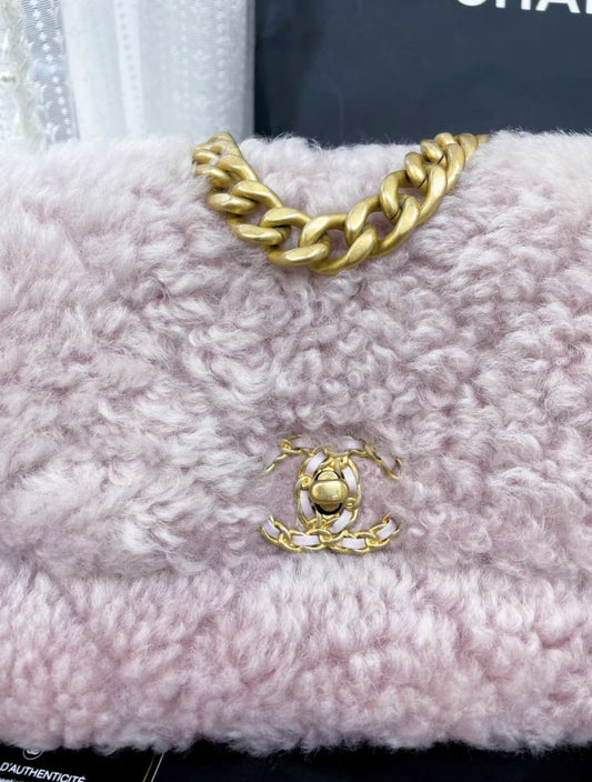 Chanel Luxury Leather Pink Shoulder Bag Rovelle Bags