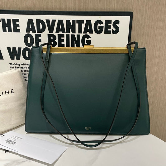 ?? Luxury CELINE Soft Clasp Medium (2020) #13203