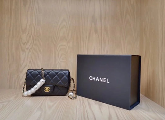 Chanel Women鈥檚 Classic Flap Bags