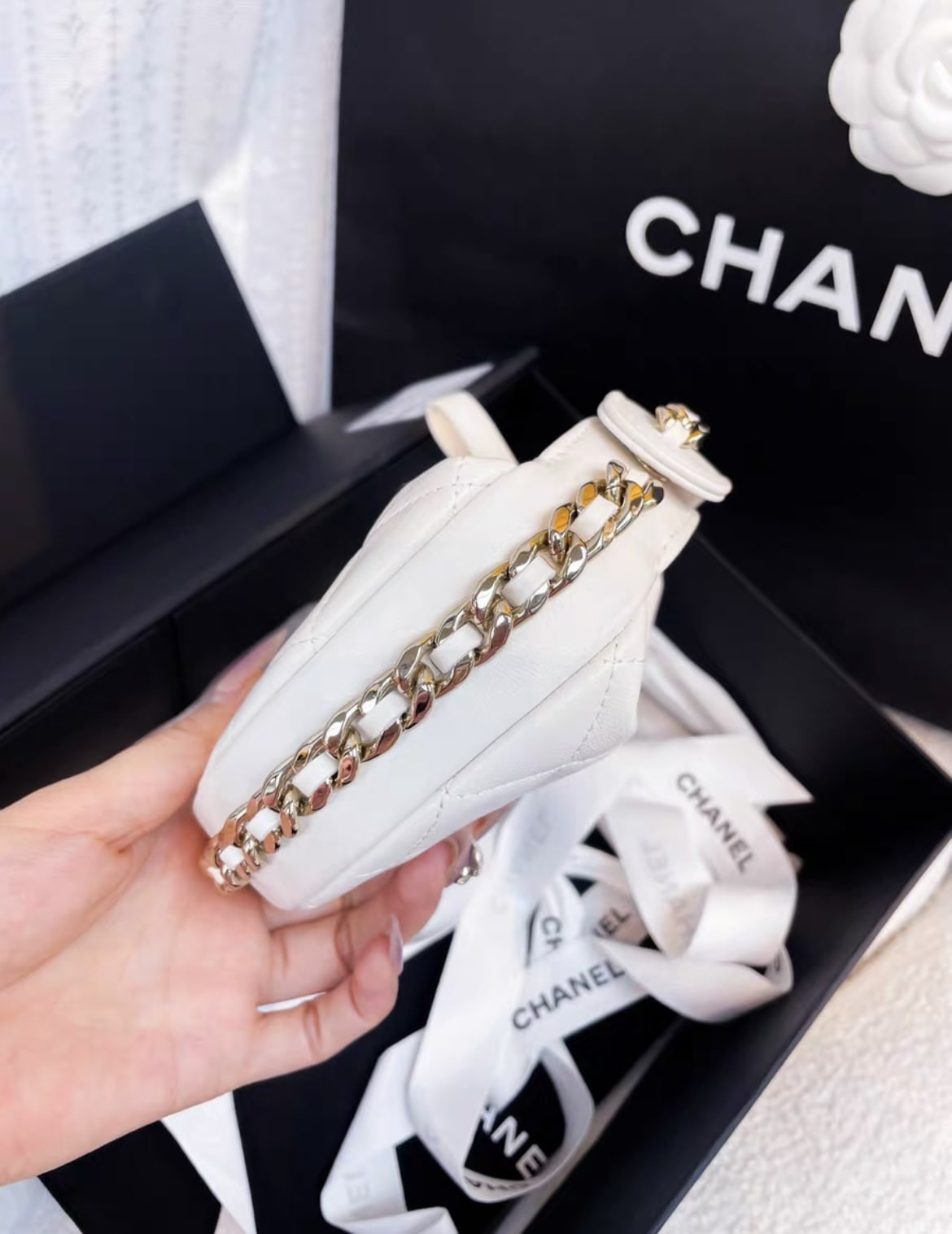 Chanel Luxury Leather White Clutch Rovelle Bags